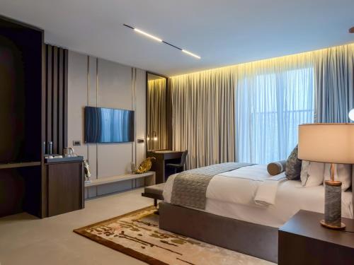 the lusso hotel