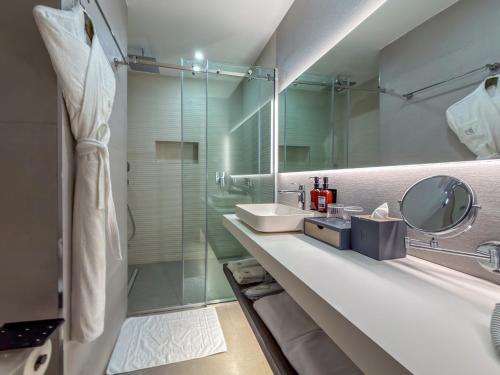 the lusso hotel