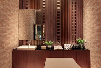 vasa suite surabaya