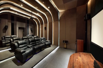 vasa suite surabaya