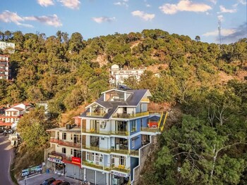 hillshades retreat by alaya stays 6bhk