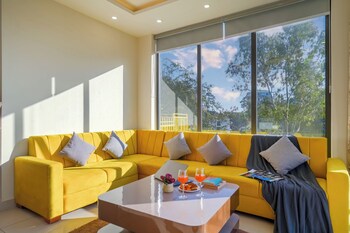 hillshades retreat by alaya stays 6bhk
