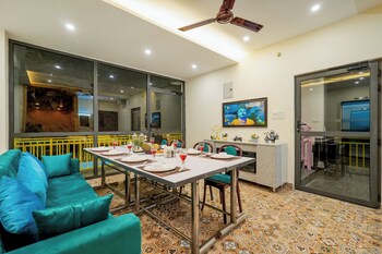 hillshades retreat by alaya stays 6bhk