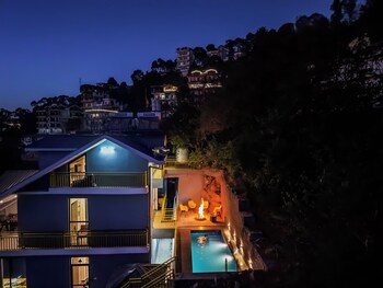 hillshades retreat by alaya stays 6bhk