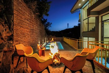 hillshades retreat by alaya stays 6bhk
