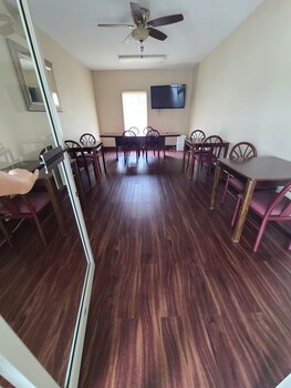 boarders inn and suites by cobblestone hotels lamar
