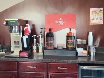 boarders inn and suites by cobblestone hotels lamar