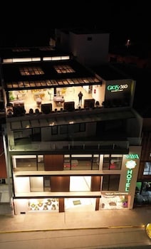 saya hotel and suites