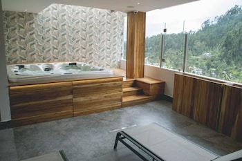 saya hotel and suites