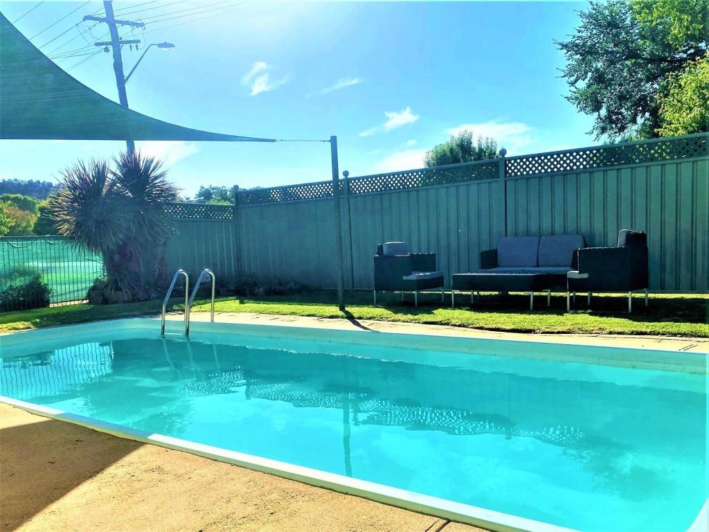 bradman motor inn