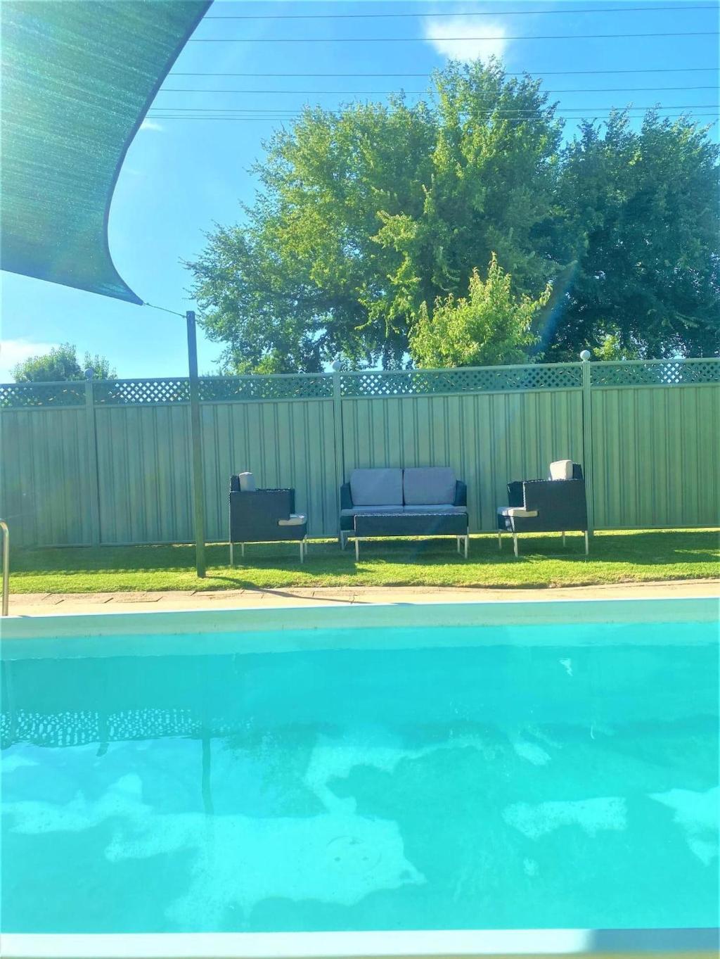 bradman motor inn