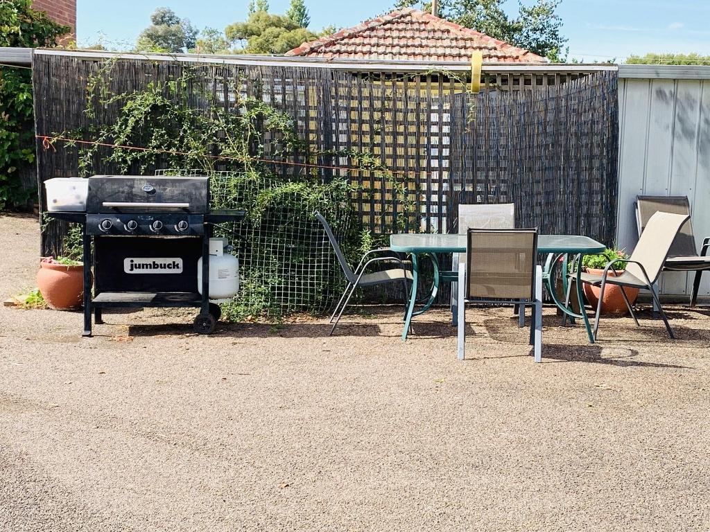 bradman motor inn