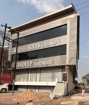 Hotel Raas Garden,,2 star