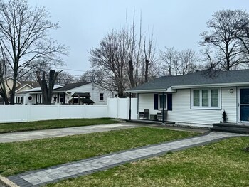 spacious 3br family home near everything