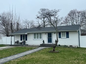 spacious 3br family home near everything