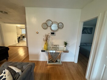 Spacious 3Br Family Home Near Everything,,4 star