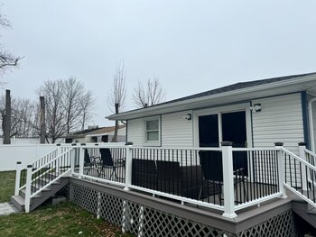 spacious 3br family home near everything