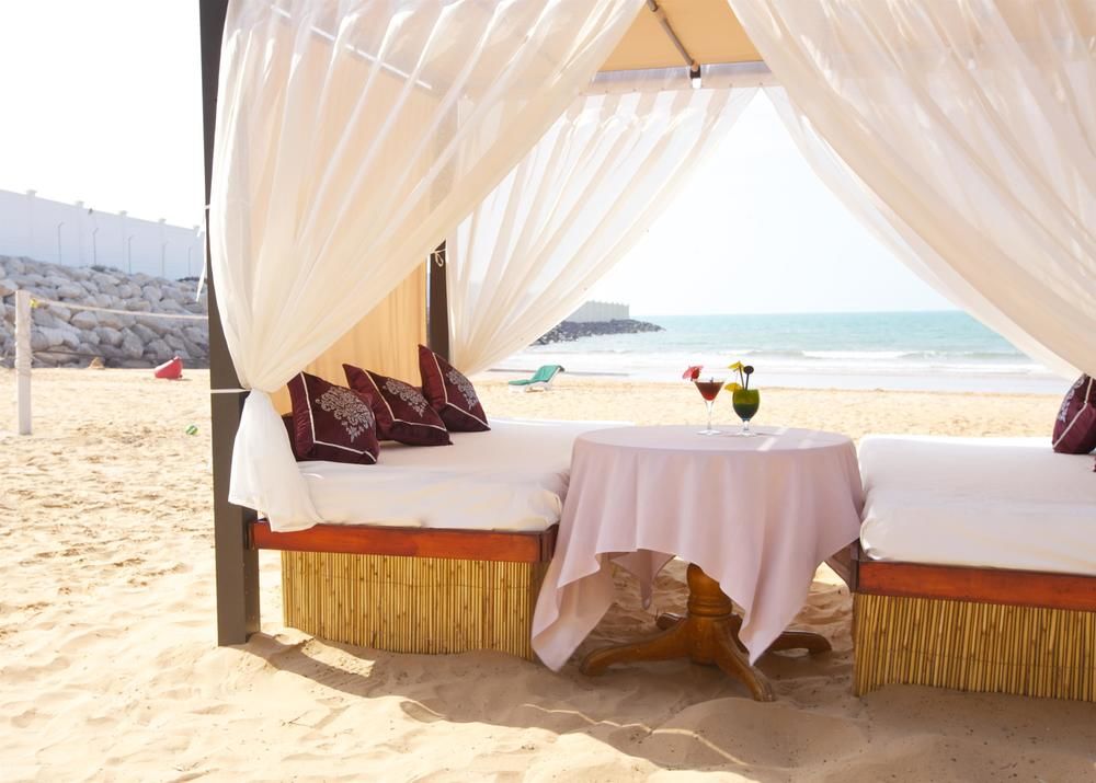bm beach hotel