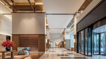 hualuxe guiyang financial city