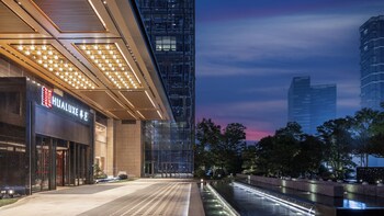 hualuxe guiyang financial city