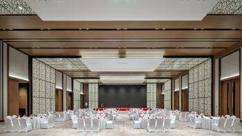 hualuxe guiyang financial city