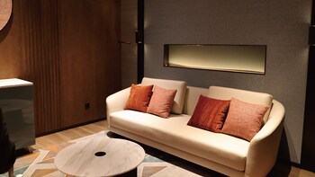 hualuxe guiyang financial city