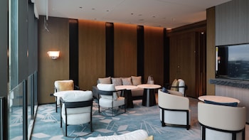 hualuxe guiyang financial city