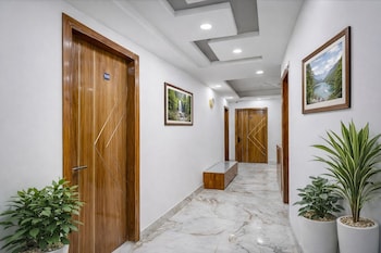 mauryan elite hotel ignou road