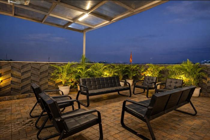 mauryan elite hotel ignou road