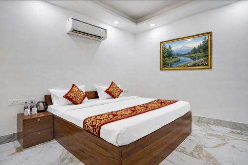 mauryan elite hotel ignou road