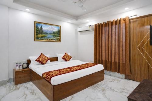 mauryan elite hotel ignou road