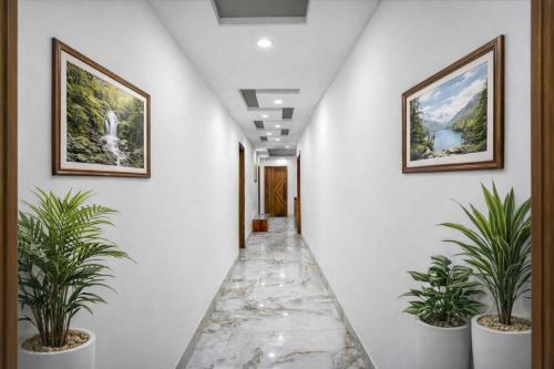 mauryan elite hotel ignou road