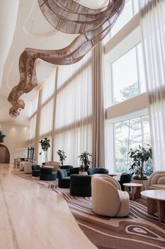 The Forum Hotel And Convention,,5 star