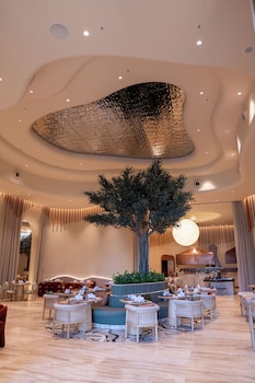 the forum hotel and convention