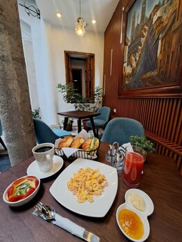rossa mia hotel boutique