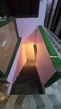 s taj home stay mali tall nainital