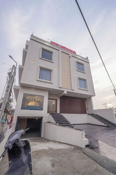 Hotel American Inn,,2 star