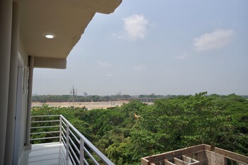Riveraside Villa,,3 star