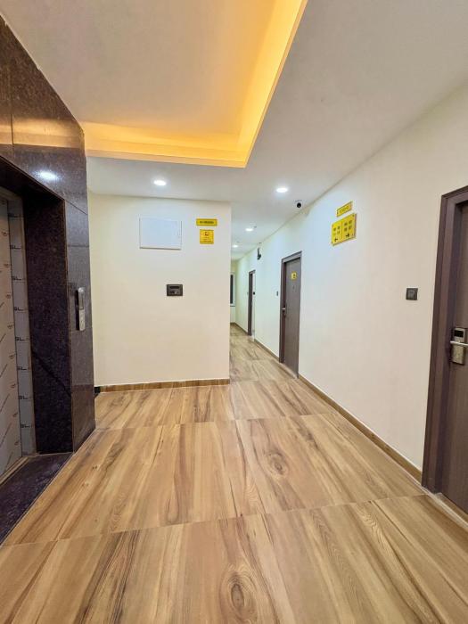 yellow sapphire hotel dlf cyber city