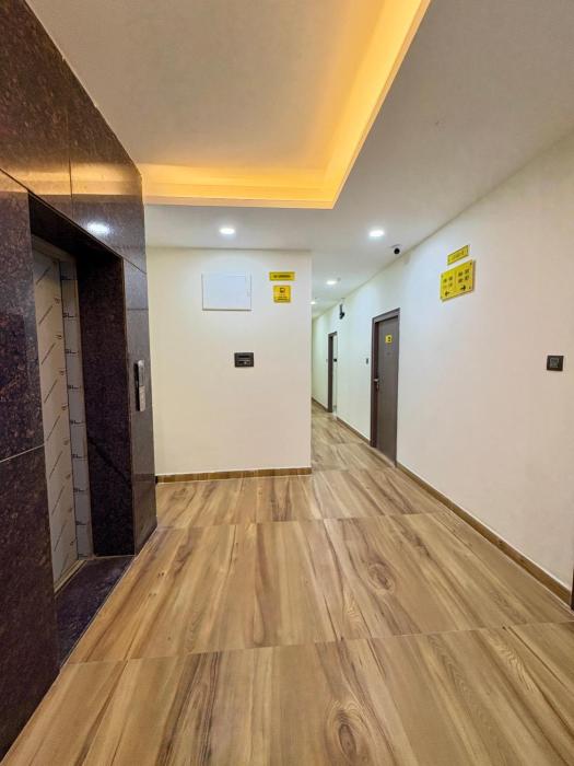 yellow sapphire hotel dlf cyber city
