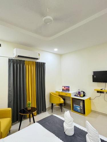yellow sapphire hotel dlf cyber city