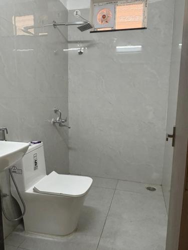 yellow sapphire hotel dlf cyber city