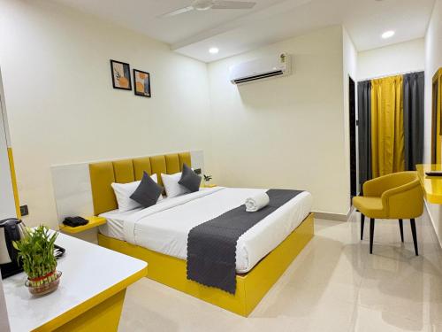 yellow sapphire hotel dlf cyber city