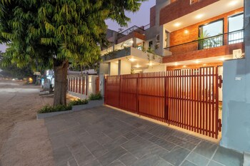 alaya stays ramalaya 8bhk with garden