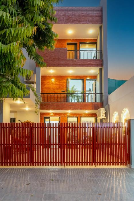 alaya stays ramalaya 8bhk with garden