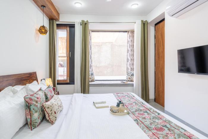 alaya stays ramalaya 8bhk with garden