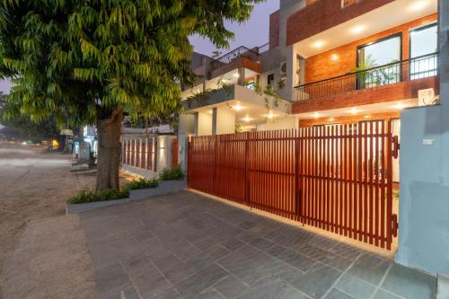 alaya stays ramalaya 8bhk with garden