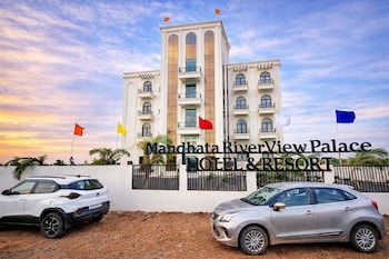 mandhata riverview palace
