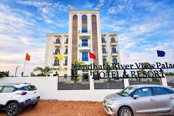 mandhata riverview palace