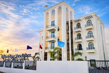 mandhata riverview palace